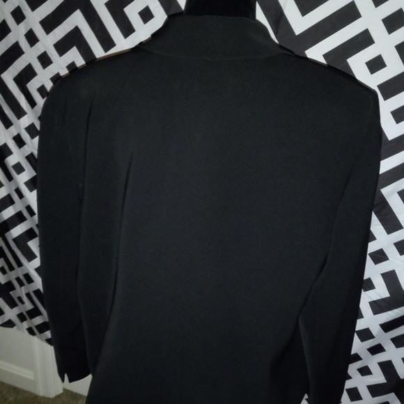 Blazer - Picture 3 of 4